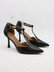 Bellucci Czółenka w kolorze czarnym rozmiar: 41. Czarne czółenka damskie Bellucci, bez wzorów, bez obcasa, na szpilce. Za 117.99 zł.