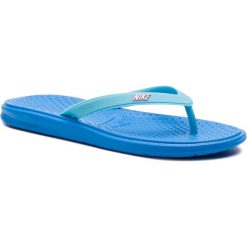 Japonki NIKE - Solay Thong (GS/PS) 882827 401 Phooto Blue. Niebieskie klapki damskie Nike, bez wzorów, z tworzywa sztucznego, bez obcasa. Za 94.00 zł.