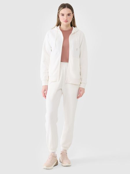 4F Spodnie dresowe joggery damskie - białe M. Białe spodnie dresowe damskie 4f, l, bez wzorów, z bawełny. W wyprzedaży za 79.99 zł.