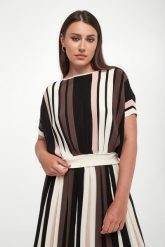 Sweter damski Pegola WEEKEND MAX MARA. Swetry klasyczne damskie Weekend Max Mara, s, bez kołnierzyka. Za 979.00 zł.