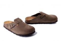 DR. BRINKMANN 600132-07 olive, klapki damskie. Zielone klapki damskie Dr. Brinkmann, bez wzorów, ze skóry, bez obcasa. Za 284.90 zł.
