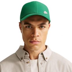 Czapka z daszkiem Nike Dri-FIT Club. Zielone czapki z daszkiem damskie Nike, bez wzorów. Za 100.99 zł.