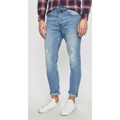 Only & Sons - Jeansy Avi Damage Blue. Niebieskie jeansy męskie Only & Sons. W wyprzedaży za 99.90 zł.