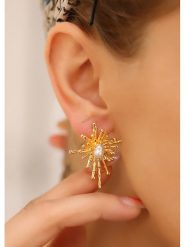 Pierres delicates Pozłacane kolczyki-wkrętki z perłami rozmiar: onesize. Żółte kolczyki damskie Pierres delicates, z perłą, pozłacane. Za 87.19 zł.