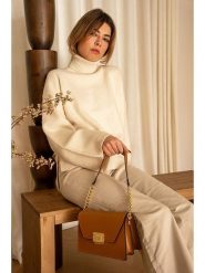 Christian Laurier Skórzana torebka "Ava" w kolorze jasnobrązowym - 20 x 14 x 10 cm rozmiar: onesize. Brązowe torebki klasyczne damskie Christian Laurier, bez wzorów, z materiału, bez dodatków. Za 252.99 zł.