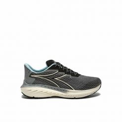 Obuwie do Biegania dla Dorosłych Diadora Strada Szary. Szare obuwie do biegania damskie Diadora. Za 379.99 zł.
