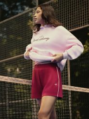4F Bluza dresowa loose z kapturem damska - różowa M. Czerwone bluzy sportowe damskie 4f, m, bez wzorów, z bawełny, bez ramiączek, z kapturem. Za 169.99 zł.