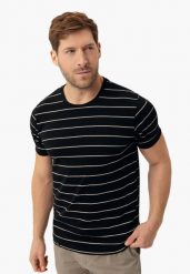 T-shirt w paski TM-ALLY. Czarne t-shirty męskie Volcano, l, z aplikacjami, z bawełny, bez kołnierzyka. Za 79.99 zł.