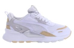 Buty do chodzenia damskie Puma Rs 3.0 Metallic Wns. Białe buty sportowe na co dzień damskie Puma, bez wzorów, z materiału, trekkingowe. Za 418.00 zł.