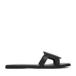 Klapki GINO ROSSI. Czarne klapki damskie Gino Rossi, bez wzorów, bez obcasa. Za 199.99 zł.