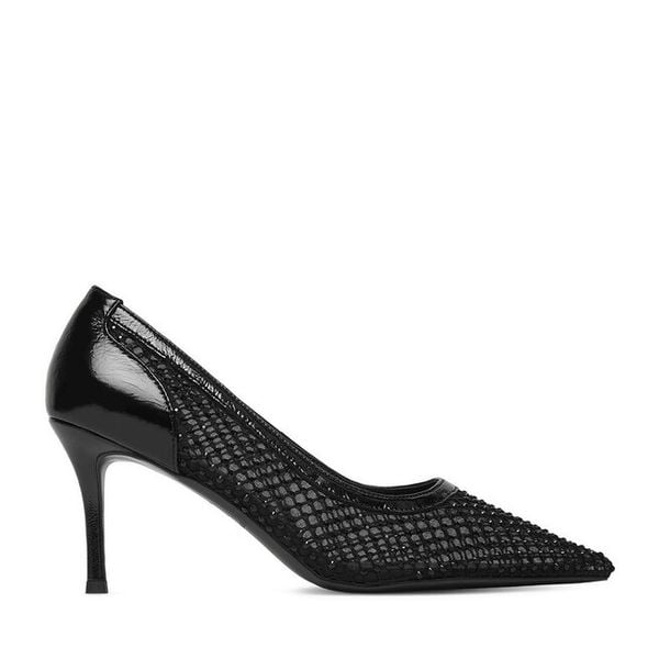 Szpilki Eva Minge. Czarne szpilki Eva Minge, bez wzorów, bez obcasa. Za 339.99 zł.