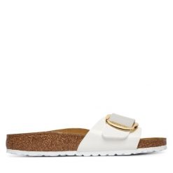 Klapki Birkenstock. Białe klapki damskie Birkenstock, bez wzorów, bez obcasa. Za 469.99 zł.