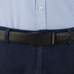 Pasek męski skórzany 3,5 cm klamra automatyczna Beltimore czarny 60-548 : Kolory - czarny, Rozmiar pasków - r.110-125 cm. Czarne paski męskie bez wzorów, ze skóry, wizytowe. Za 64.99 zł.