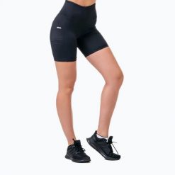 Spodenki treningowe damskie NEBBIA Biker Fit & Smart. Czarne spodenki sportowe damskie Nebbia, bez wzorów, sportowe. Za 149.99 zł.