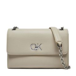 Torebka Calvin Klein. Torebki klasyczne damskie CALVIN KLEIN, bez wzorów, bez dodatków. Za 639.99 zł.