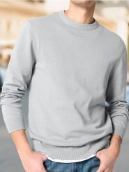 Sweter z okrągłym dekoltem - kremowy. Białe swetry męskie Sinsay, l, bez wzorów, bez kołnierzyka. Za 24.99 zł.