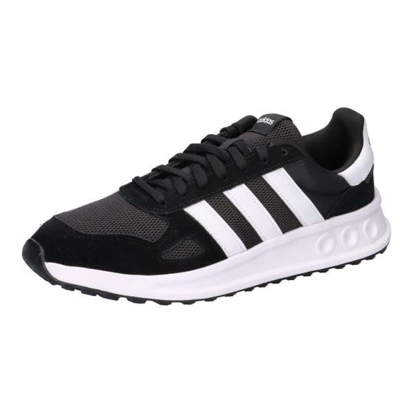 Buty sportowe adidas Run 84 czarne dla mężczyzn. Czarne obuwie do biegania damskie Adidas. Za 302.99 zł.