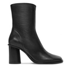 Botki GINO ROSSI. Czarne botki damskie Gino Rossi, bez obcasa, na słupku, bez zapięcia. Za 399.99 zł.