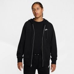 Bluza z kapturem Nike Club Fleece z zamkiem czarna. Czarne bluzy sportowe męskie Nike, s. Za 317.25 zł.