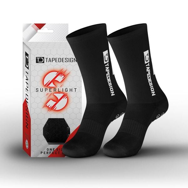 Skarpetki Tape Design Allround Superlight. Czarne skarpetki damskie TAPEDESIGN, bez wzorów. W wyprzedaży za 130.15 zł.