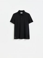 Koszulka polo slim z wiskozą - czarny. Czarne koszulki polo męskie Reserved, l, bez wzorów, z dzianiny, bez ramiączek. Za 99.99 zł.