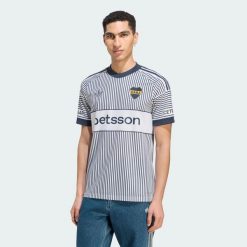 Koszulka wyjazdowa Boca Juniors 26/27. Białe t-shirty sportowe męskie Adidas, l, z dzianiny, bez ramiączek, do piłki nożnej, climacool (adidas). Za 439.00 zł.