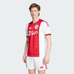 Koszulka Ajax Amsterdam 25/26 Home. Białe t-shirty sportowe męskie Adidas, bez ramiączek, do piłki nożnej. Za 439.00 zł.