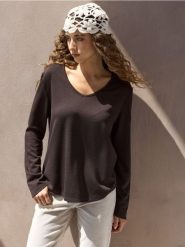 Koszulka z domieszką wiskozy - brązowy. Brązowe t-shirty damskie Sinsay, l, bez wzorów, z wiskozy, bez kołnierzyka. Za 35.99 zł.