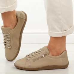 Beżowe skórzane półbuty damskie barefoot M.Daszyński Ol38-4. Brązowe półbuty damskie M.Daszyński, bez wzorów, z jeansu, klasyczne, bez obcasa, na płaskiej podeszwie. W wyprzedaży za 206.10 zł.