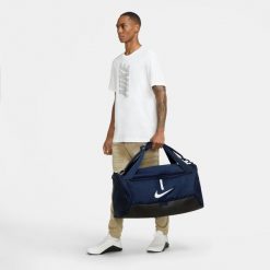Torba Nike Academy Team Football Duffel Bag Medium 60l, Dla obu płci. Czarne torebki klasyczne damskie Nike, bez wzorów, z poliesteru, bez dodatków. Za 139.99 zł.