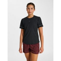 Koszulka damska Newline Beathe. Czarne bluzki sportowe damskie Newline, bez wzorów, bez ramiączek. Za 170.00 zł.