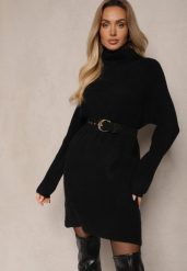 Czarna Sukienka Dzianinowa Prążkowana Lialethe. Czarne sukienki damskie Renee, do pracy, bez wzorów, z dzianiny, biznesowe, bez kołnierzyka, bez ramiączek, oversize. W wyprzedaży za 132.99 zł.