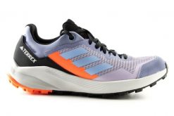 Buty trekkingowe damskie Adidas Terrex Trailrider. Fioletowe obuwie trekkingowe damskie Adidas. Za 326.49 zł.