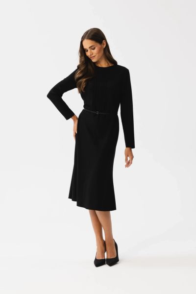Elegancka sukienka w stylu retro czarna. Czarne sukienki damskie Stylove, l, bez wzorów, eleganckie, bez kołnierzyka, bez ramiączek. Za 309.00 zł.