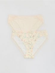 Majtki figi z koronką 2 pack - złamana biel. Figi damskie Reserved, l, bez wzorów, z koronki. Za 49.99 zł.