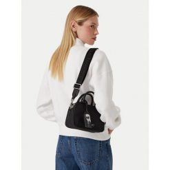 Torebka KARL LAGERFELD. Czarne torebki klasyczne damskie Karl Lagerfeld, bez wzorów, bez dodatków. Za 649.99 zł.