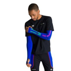 Koszulka sportowa na długi rękaw Arena Avnier. Czarne bluzki sportowe damskie Arena, bez kołnierzyka, bez ramiączek. Za 329.99 zł.