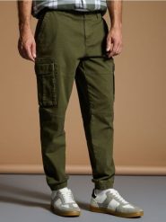 Spodnie cargo - khaki. Brązowe spodnie materiałowe męskie Sinsay, bez wzorów. W wyprzedaży za 59.99 zł.