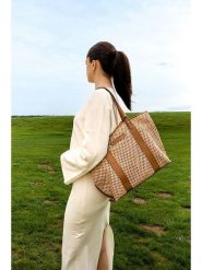 Maison héritage PARIS Skórzana torebka "Elix Paille" w kolorze beżowym - 36 x 30 x 11 cm rozmiar: onesize. Brązowe torebki klasyczne damskie maison héritage PARIS, bez wzorów, z materiału, bez dodatków. Za 546.48 zł.