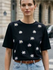 Bawełniana koszulka z haftowanym wzorem - czarny. Czarne t-shirty damskie Sinsay, l, bez wzorów, z bawełny, bez kołnierzyka. Za 29.99 zł.