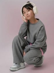 Bluza dresowa loose bez kaptura dziewczęca 4F 4FJRSS26TSWSF2624. Szare bluzy bez kaptura damskie 4f, z bawełny. Za 68.99 zł.