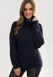 Granatowy Golf Oversize Out Of This World. Niebieskie golfy damskie Born2be, bez wzorów, z dzianiny, bez ramiączek. Za 159.99 zł.