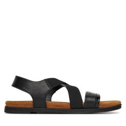 Sandały Lasocki. Czarne sandały damskie Lasocki, bez wzorów, bez obcasa, na płaskiej podeszwie. Za 135.99 zł.