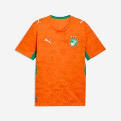 Koszulka replika Puma Wybrzeże Kości Słoniowej Mistrzostwa Świata 2026 domowa. Białe bluzki damskie Decathlon, m, bez wzorów, bez kołnierzyka. Za 449.99 zł.