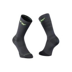 Skarpety rowerowe NORTHWAVE EXTREME PRO SOCK. Zielone skarpetki damskie Northwave, bez wzorów. Za 30.00 zł.