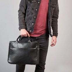 Męska Torba na Ramię Brødrene B12 czarny. Czarne torby męskie na ramię bez wzorów, na ramię. Za 299.00 zł.