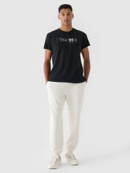 4F T-shirt regular z nadrukiem męski - czarny XXL. Czarne t-shirty męskie 4f, m, bez wzorów, z bawełny, bez kołnierzyka. W wyprzedaży za 39.99 zł.