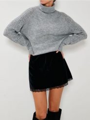 Golf z ozdobnymi rękawami - szary. Szare golfy damskie Sinsay, l, bez wzorów, bez ramiączek. Za 59.99 zł.