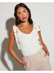 Milan Kiss Top w kolorze kremowym rozmiar: XL. Brązowe topy damskie Milan Kiss, xl, bez wzorów, bez kołnierzyka. Za 61.46 zł.