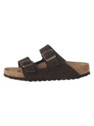 Birkenstock Skórzane klapki "Arizona" w kolorze ciemnobrązowym rozmiar: 38. Brązowe klapki damskie Birkenstock, bez wzorów, ze skóry, bez obcasa. Za 395.62 zł.